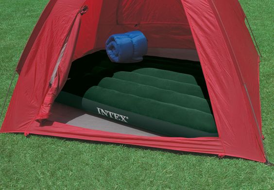 Надувной матрас Intex - отличное решение для организации спального места в палатке